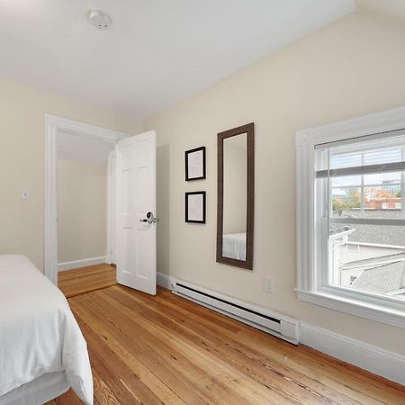 5Br 2Bh Bright & Spacious Apt In Brighton Boston Kültér fotó