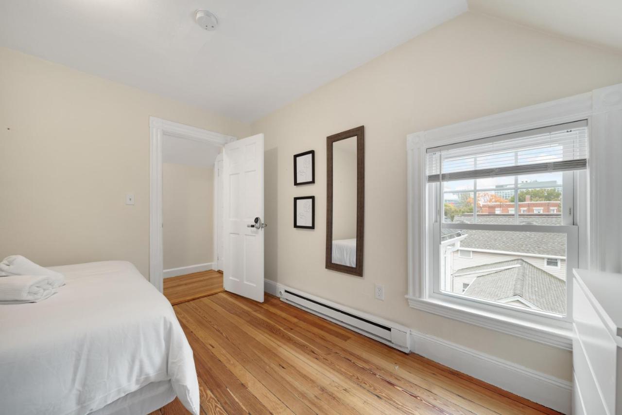 5Br 2Bh Bright & Spacious Apt In Brighton Boston Kültér fotó